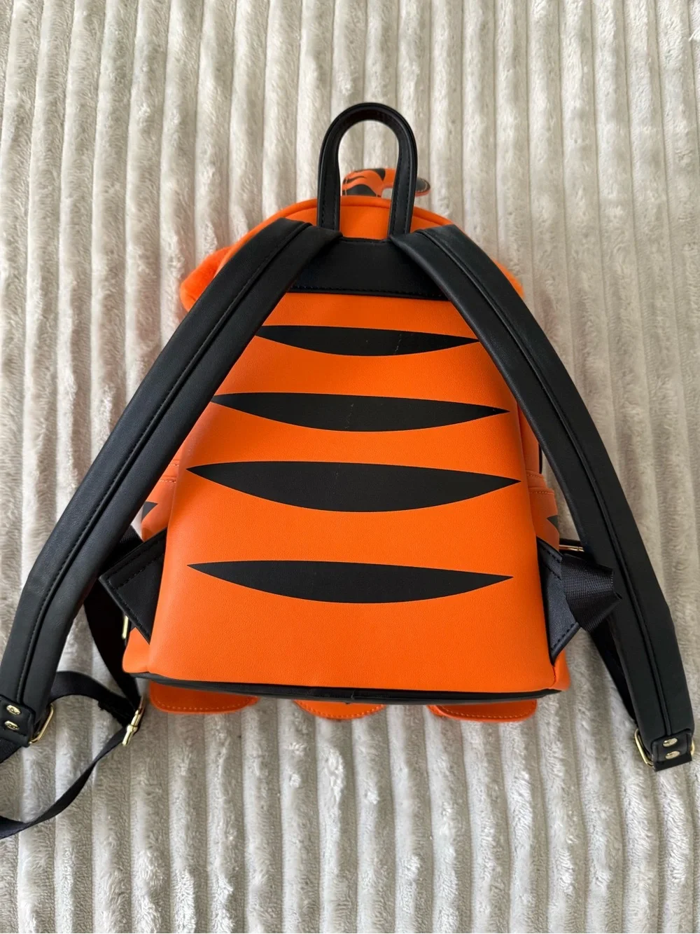 Loungefly Tigger Backpack - Picture 2 of 6